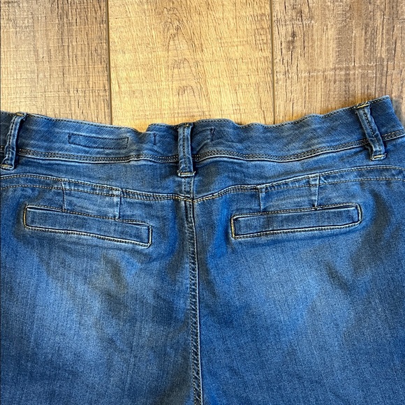 One 5 One Goddess Fit Love My Fit Jean Shorts Size 10/30 - Picture 6 of 11